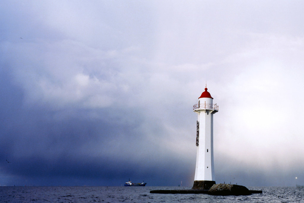Передний створный маяк Морского канала Петербурга