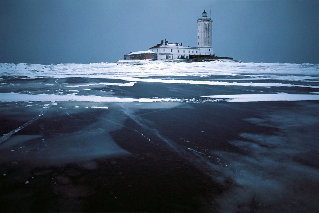 Толбухин маяк во льдах