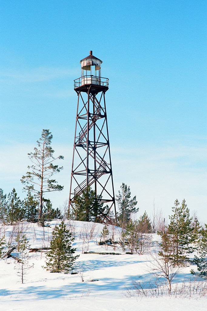Башня маяка острова Сосново-Шальского.